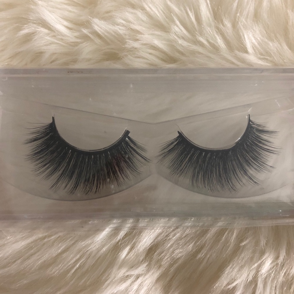 EYELASHES (POPPIN)